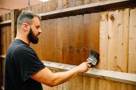 العناية بالخشب الخارجي